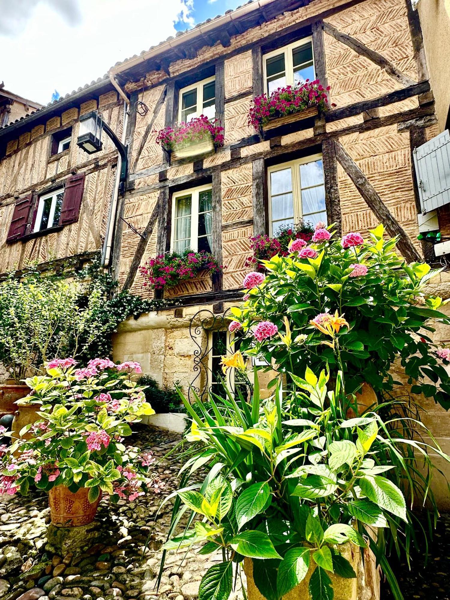 Le Logis Plantagenet Bed & Breakfast Bergerac Exterior photo